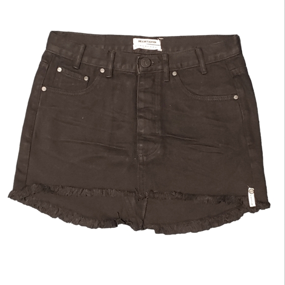One Teaspoon Dresses & Skirts - ONE X ONE TEASPOON JUNKYARD LOW RISE BLACK DENIM MINI SKIRT SIZE 27